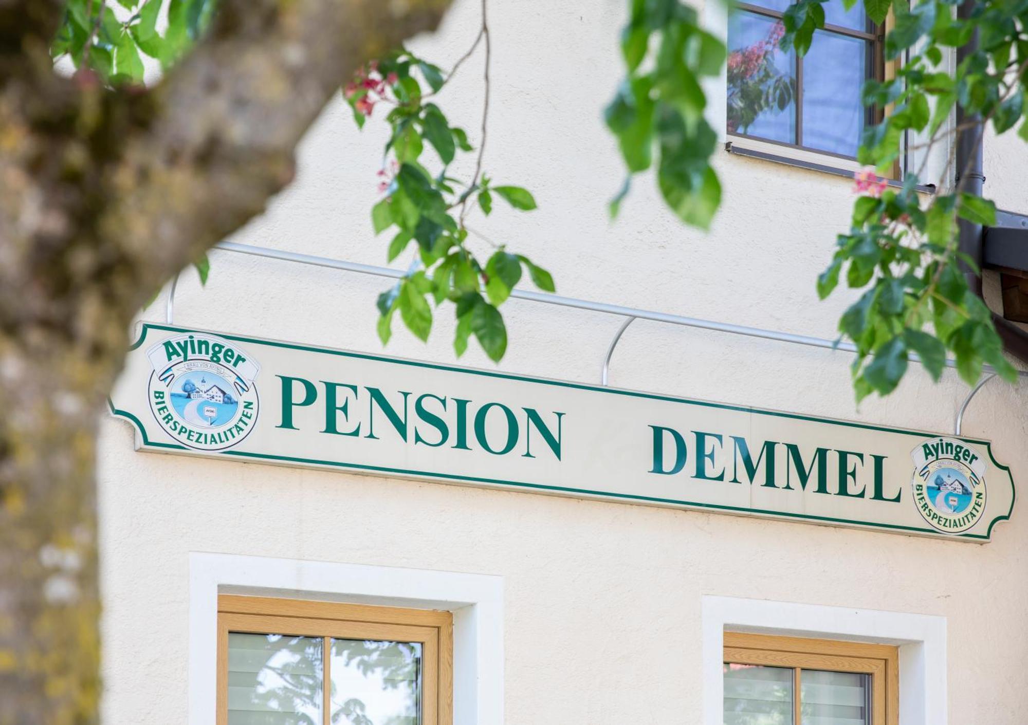 Pension Demmel, Bed & Breakfast บรุคมุห์ล ภายนอก รูปภาพ