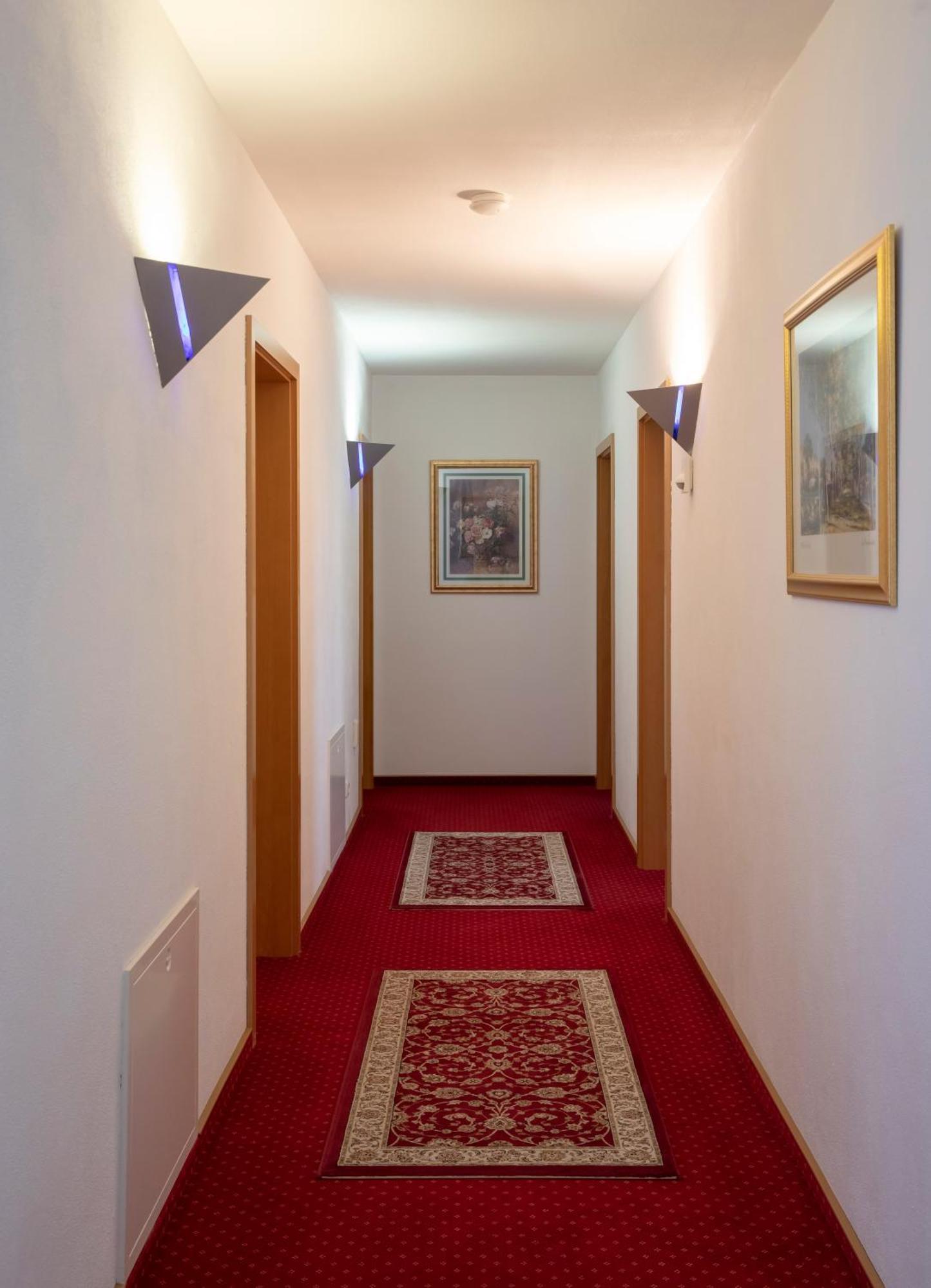 Pension Demmel, Bed & Breakfast บรุคมุห์ล ภายนอก รูปภาพ
